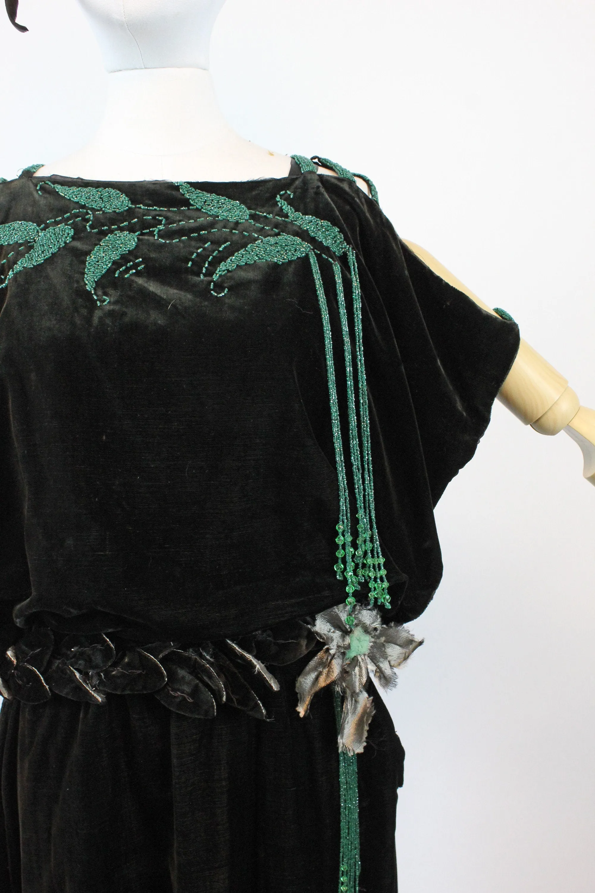 1920s RARE GREEN bead art deco velvet dress xs | new winter