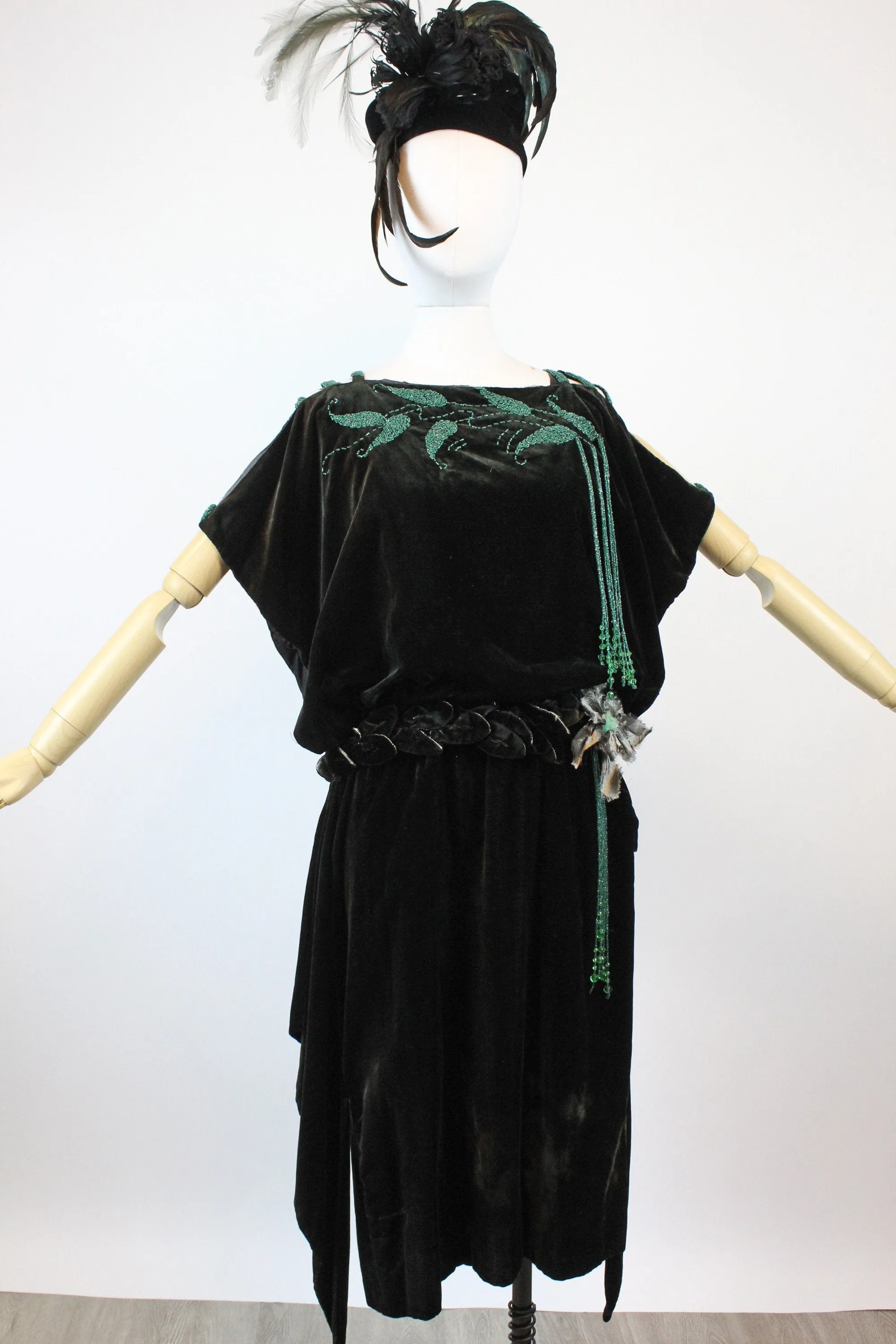 1920s RARE GREEN bead art deco velvet dress xs | new winter