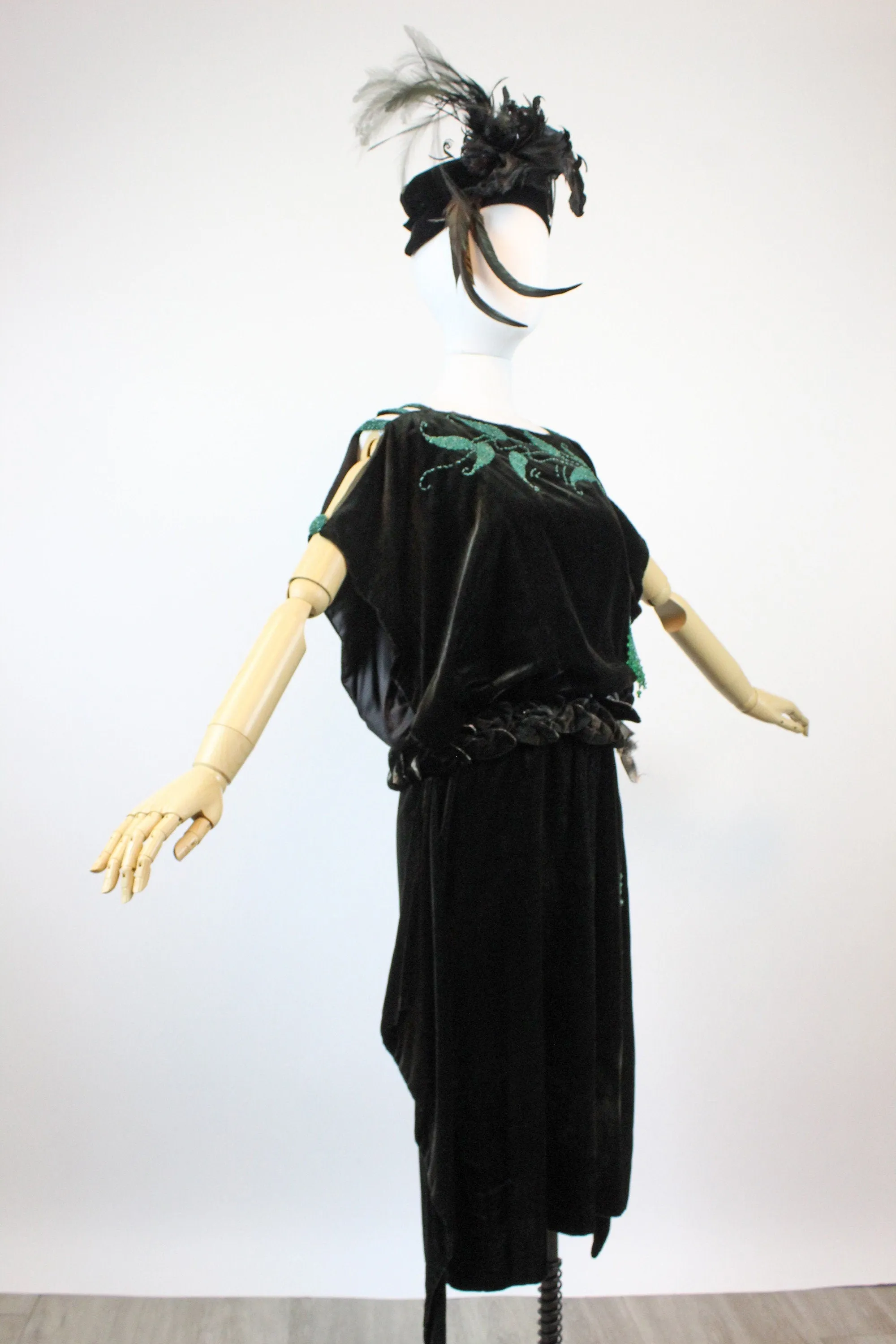 1920s RARE GREEN bead art deco velvet dress xs | new winter