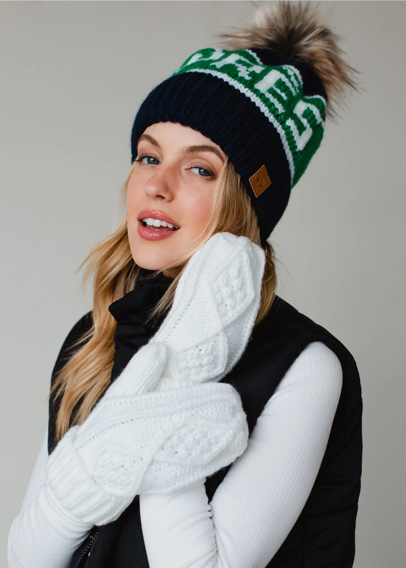 Apres Pom Pom Beanie - Navy/Green