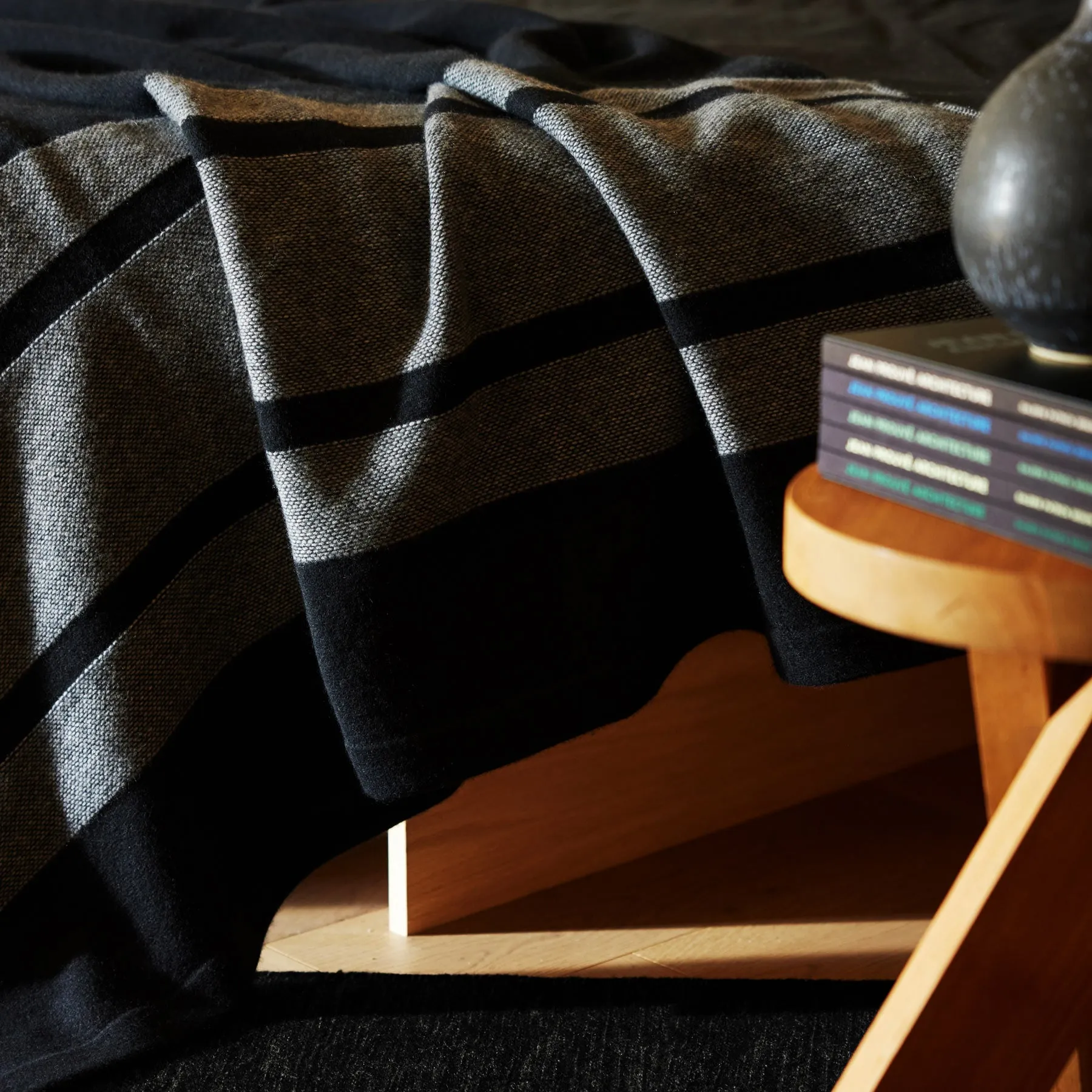 Baja Stripe Knit Blanket - Black/Heather Grey