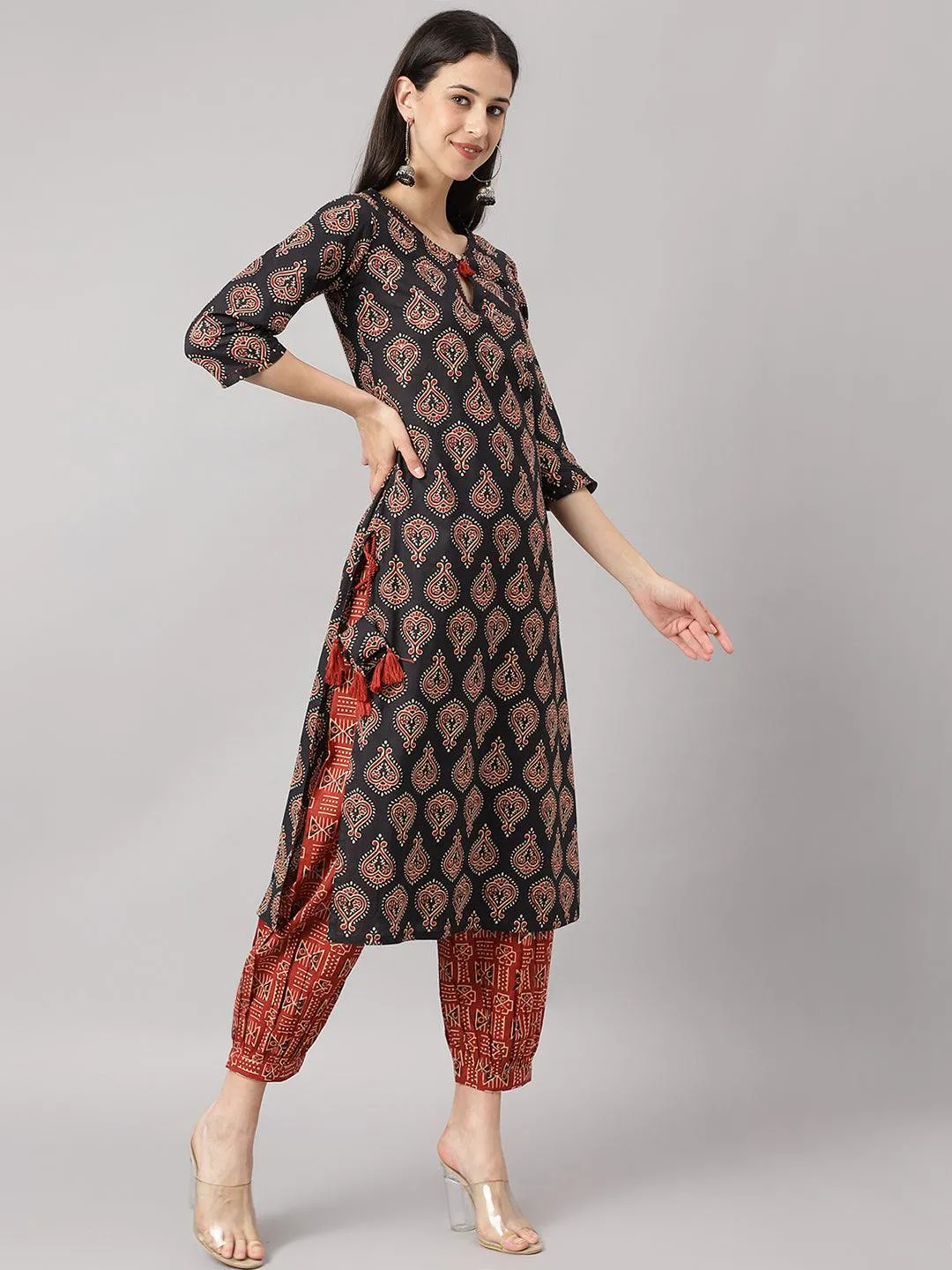 Black And Red Cotton Buti Printed Kurta With Hem Cuffed Pant Set