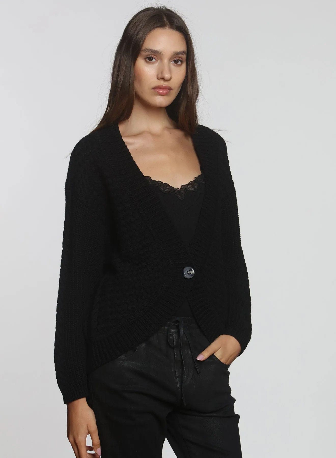 Carol Curve Cardi - Black