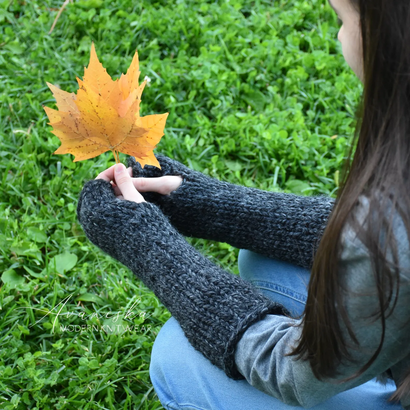 Chunky Fingerless Arm Warmers | THE ATHENS