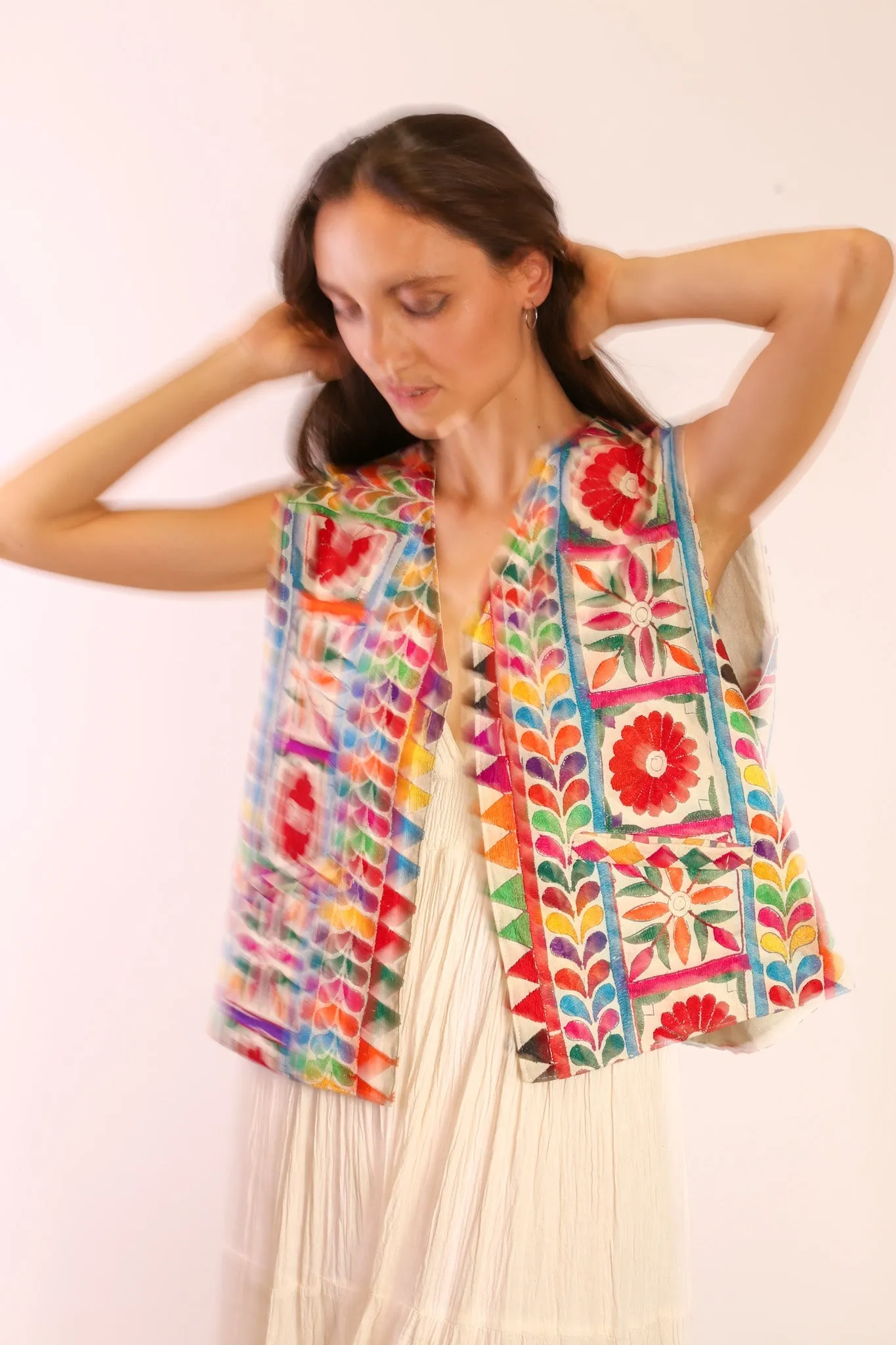 EMBROIDERED COTTON VEST TEKEL