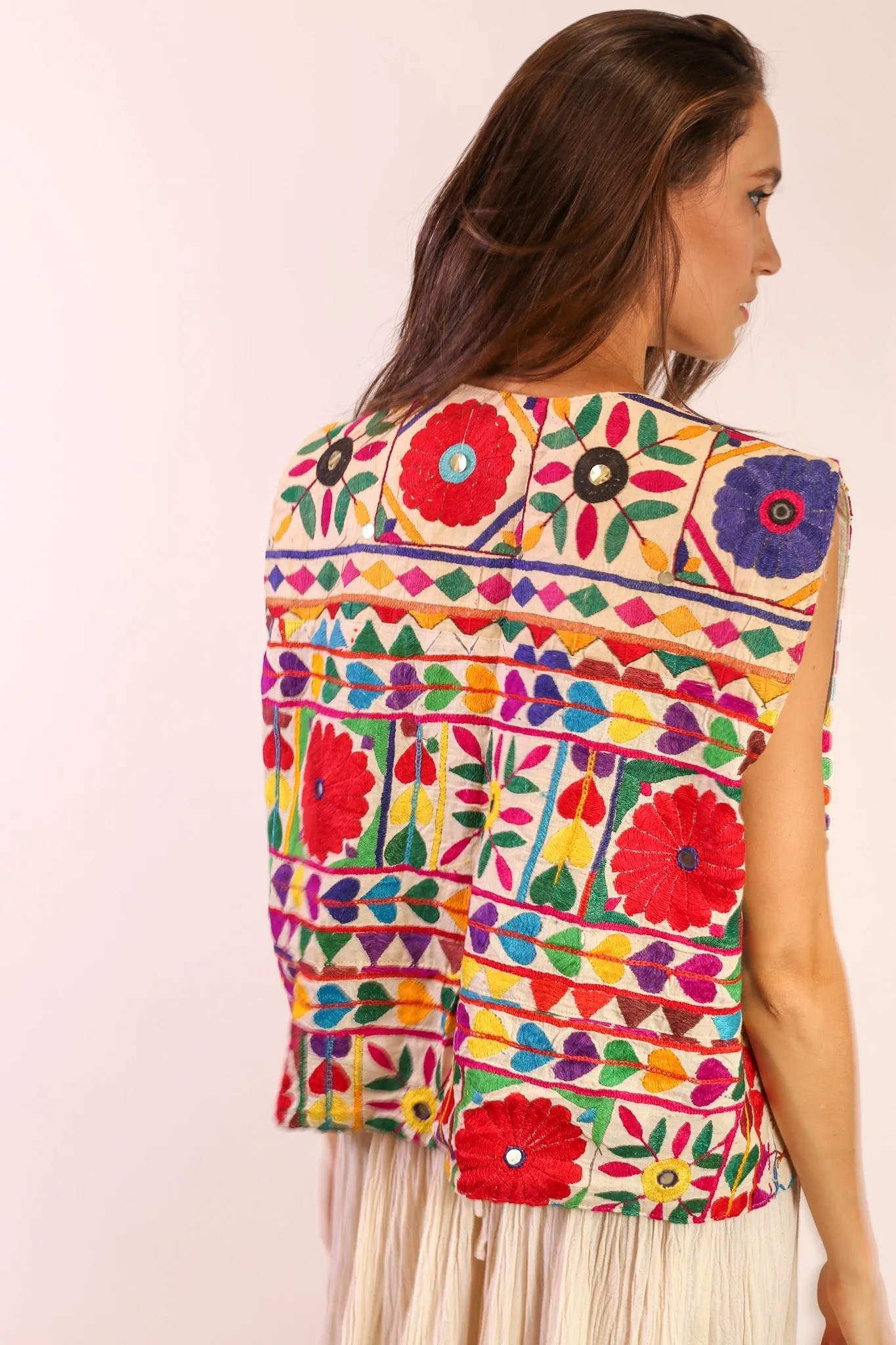 EMBROIDERED COTTON VEST TEKEL