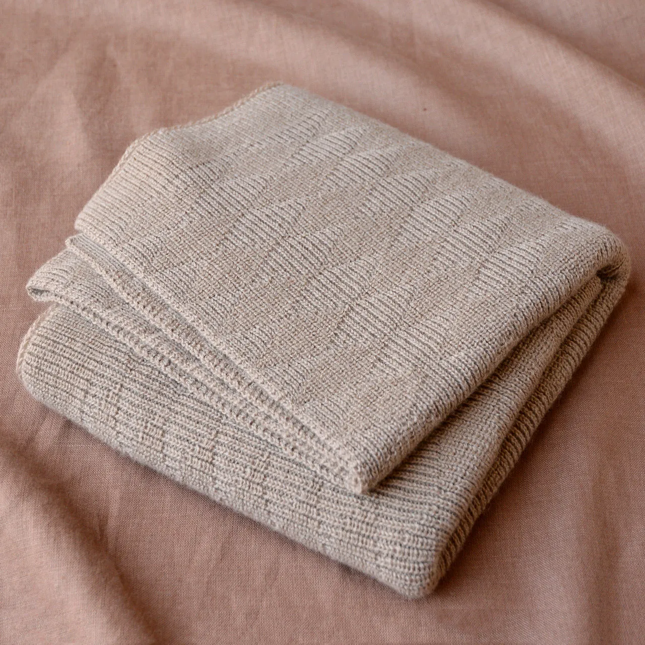 Hvid Herbie Baby Blanket - 100% Merino Lambswool - Taupe (75x90cm)