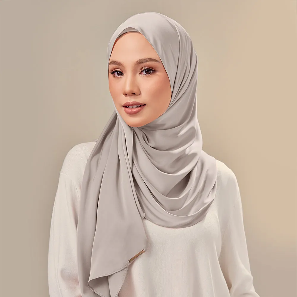 Inaya in Mist Grey