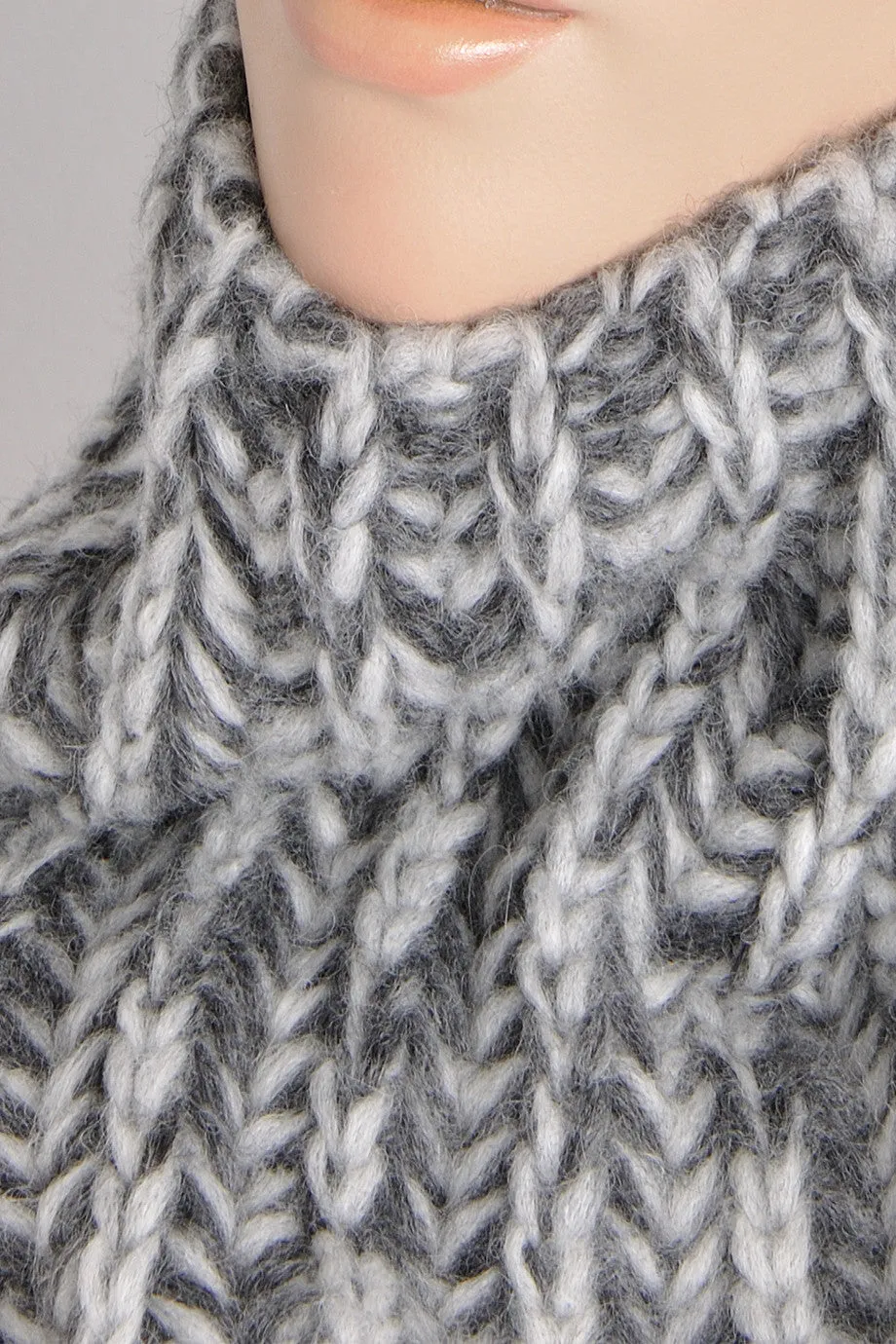 INVERNI EVEREST Grey Fishbone Wool Woman Scarf