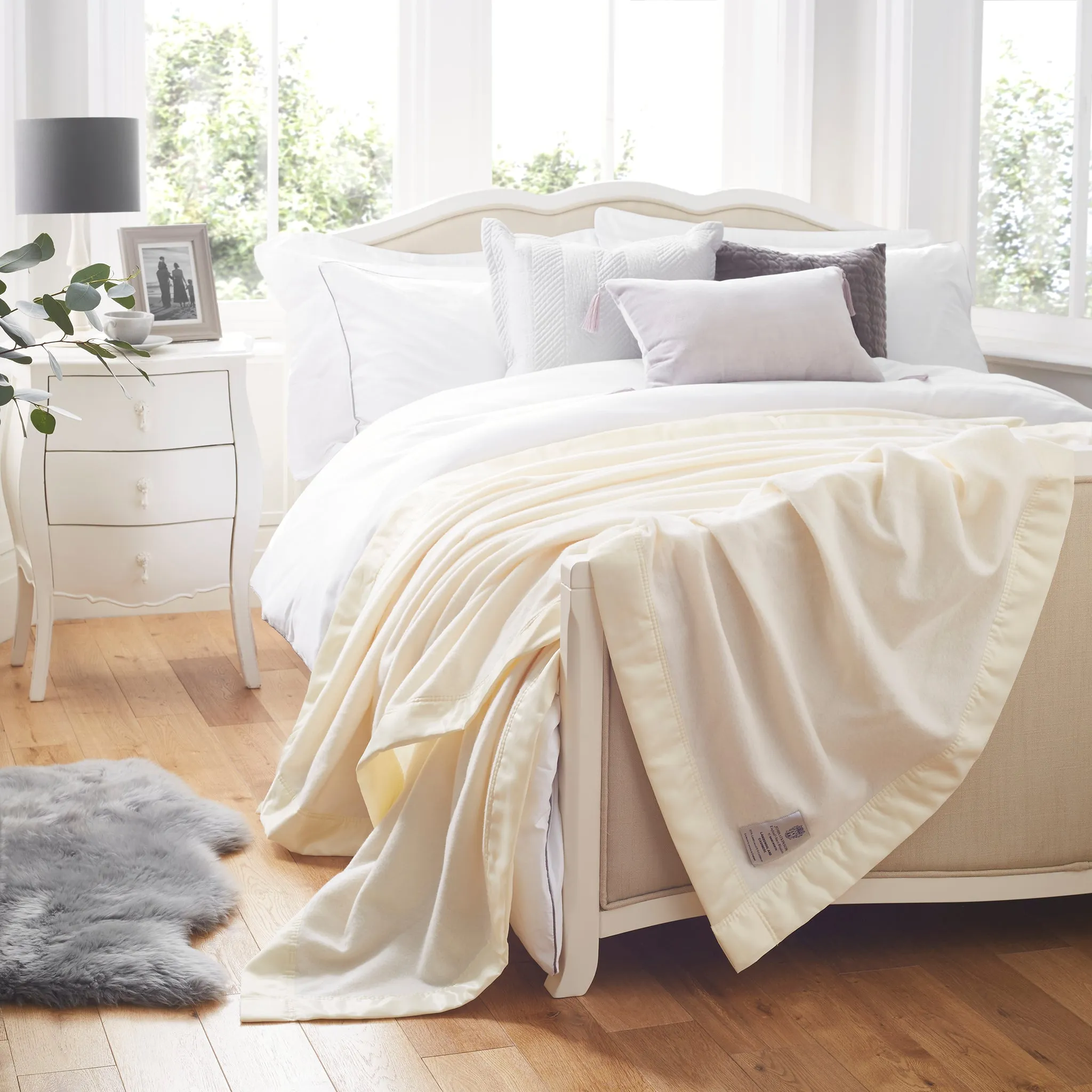 Lambswool & Cashmere White Blanket