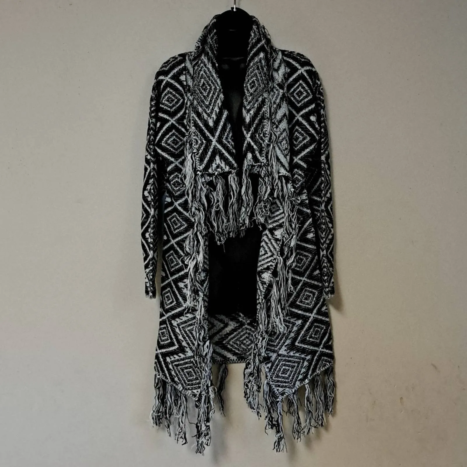 LASCANA Wool Geometric Blanket Cardigan in Black & Grey XS