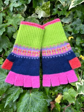 New Alloa Fingerless Gloves In Molly