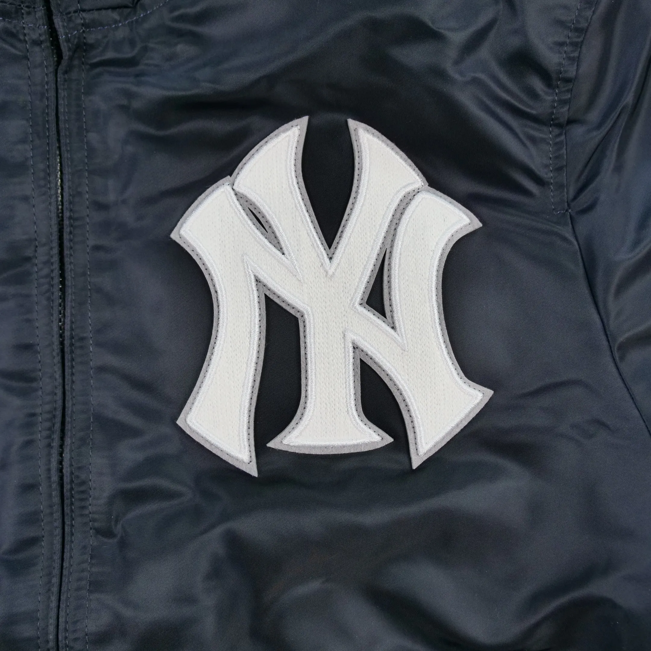 New Era Alpha Industries New York Yankees 2024 Bomber Hooded Jacket