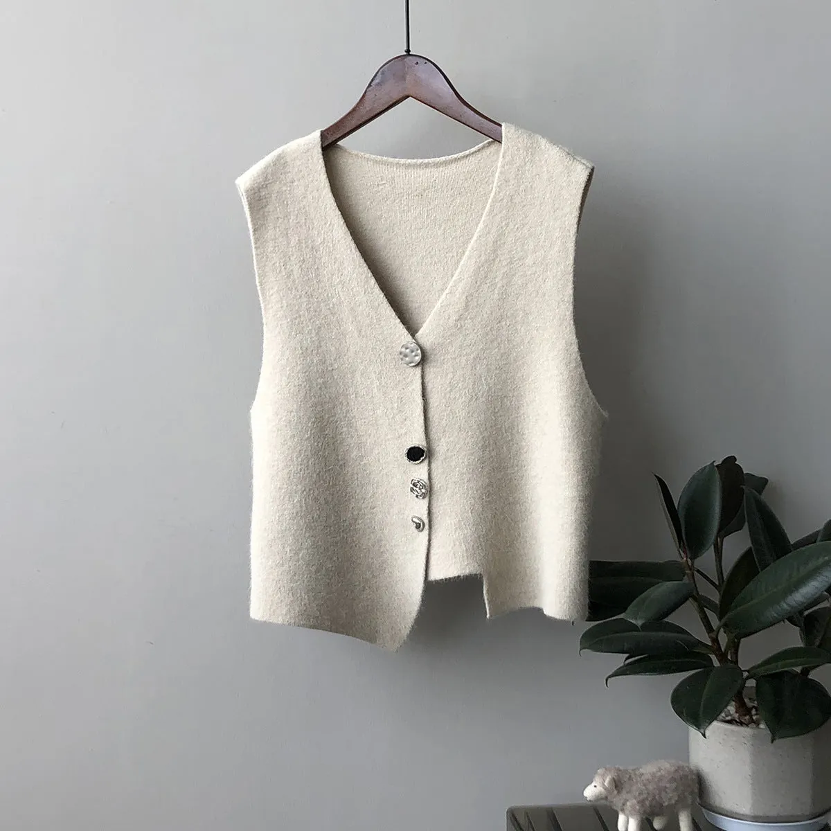 Retro Design Irregular Asymmetric Vest for Women Spring Bai Knitted Cardigan