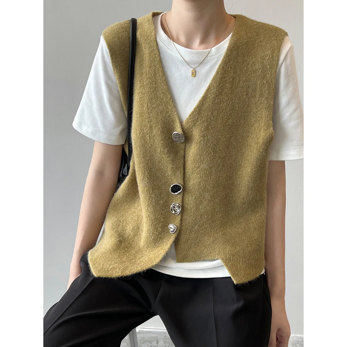 Retro Design Irregular Asymmetric Vest for Women Spring Bai Knitted Cardigan