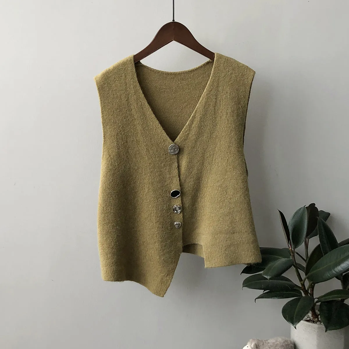 Retro Design Irregular Asymmetric Vest for Women Spring Bai Knitted Cardigan