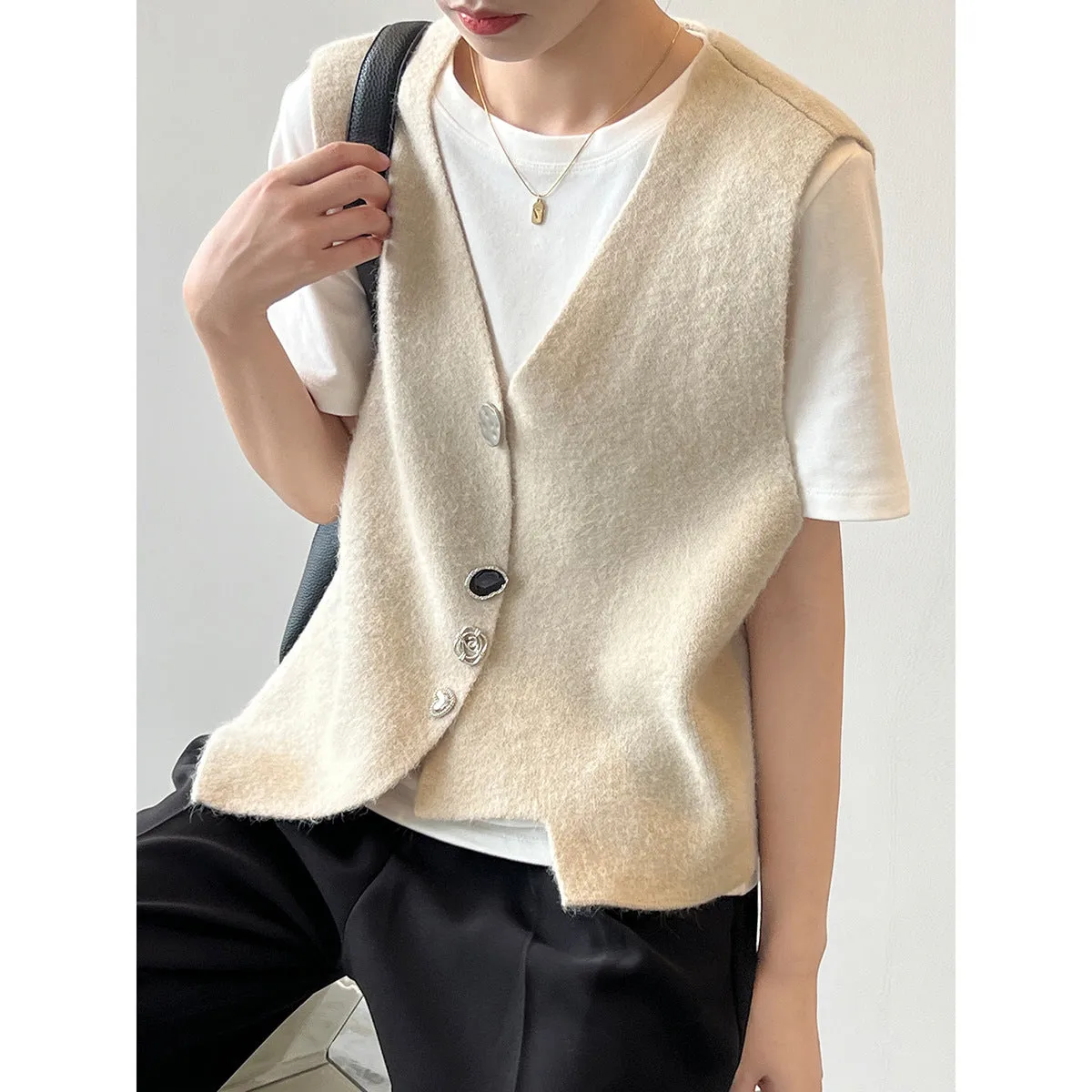 Retro Design Irregular Asymmetric Vest for Women Spring Bai Knitted Cardigan