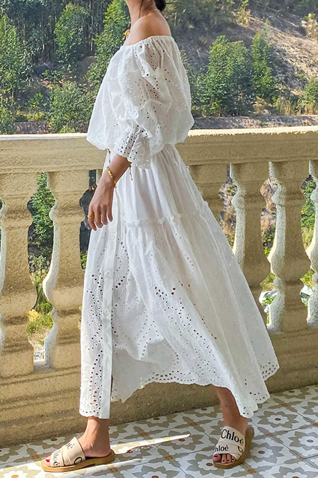 White Embroidered Lace Pleated Skirt